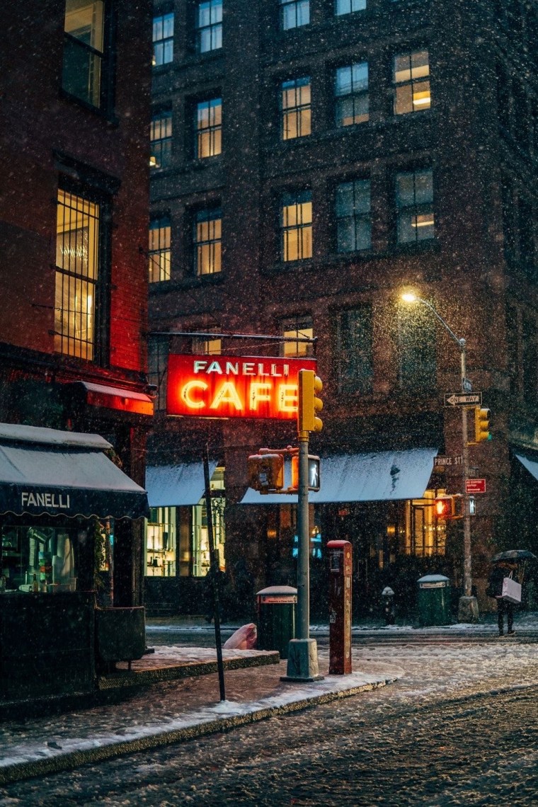 Fanelli Cafe - unsplash.com